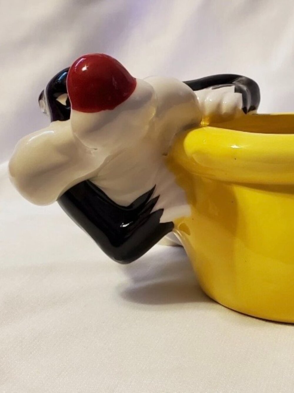 Sylvester & Tweety Bird Planter TM & Warner Brothers